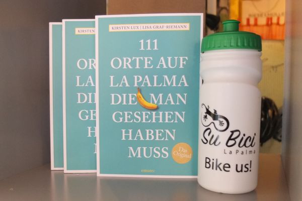 8 - Bücher und Karten
